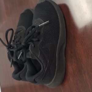 Solid Black unisex Nike Sneakers Toddler